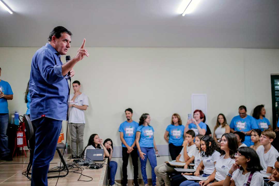 Palestra reúne mais de 400 alunos da Escola Cid de Oliveira Leite