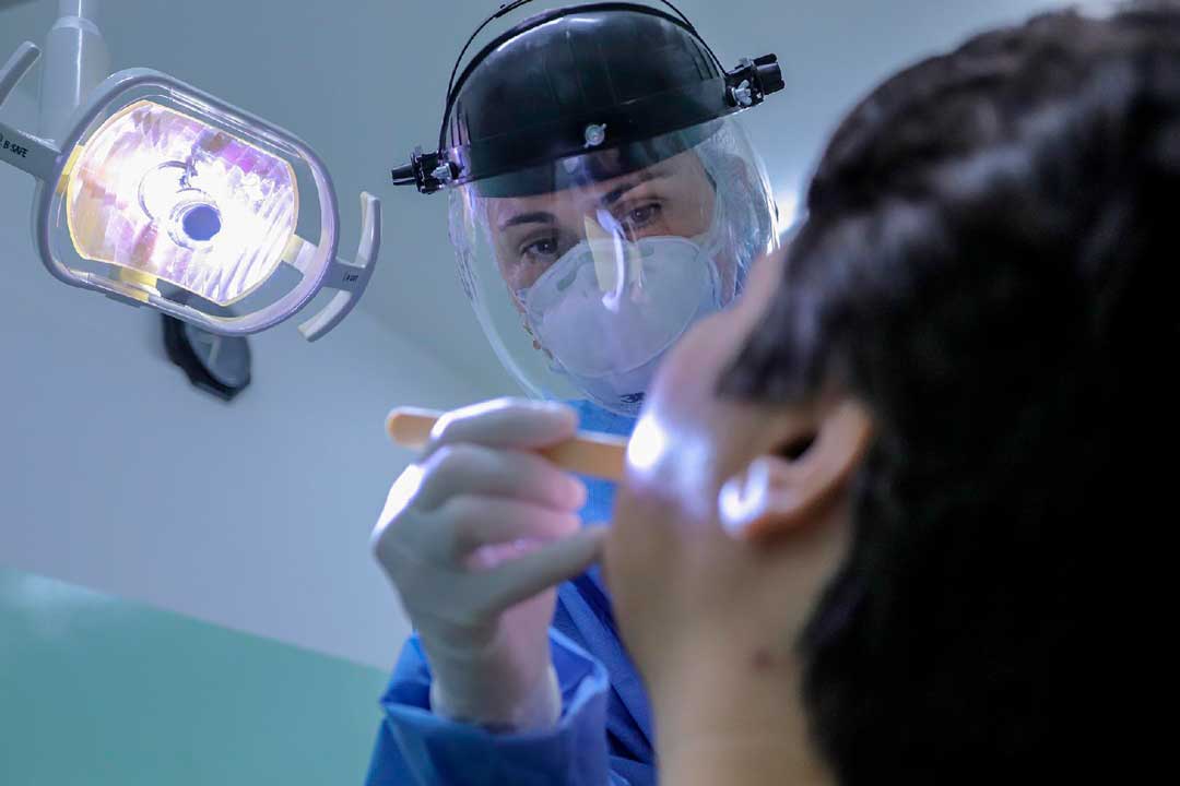 “Sorri Ribeirão” atende quase 200 pacientes prioritários de prótese dentária