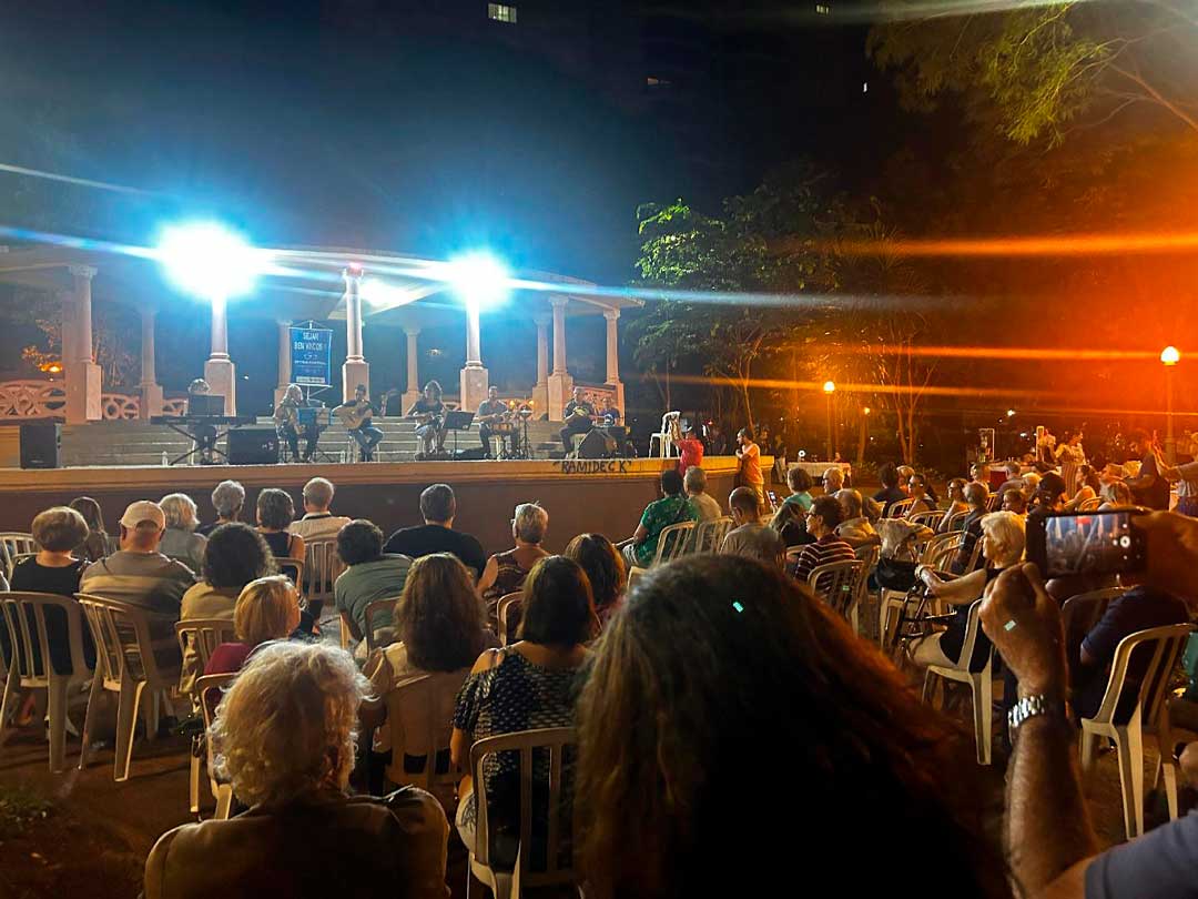 Sexteto Colibri anima a Praça 7 de Setembro