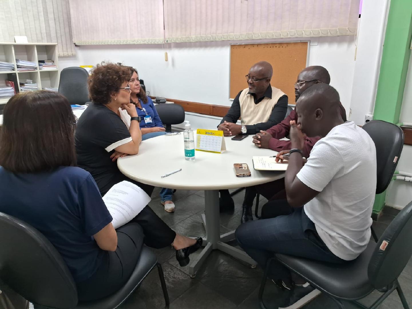 Comitiva africana visita Ribeirão Preto para troca de experiências na saúde pública