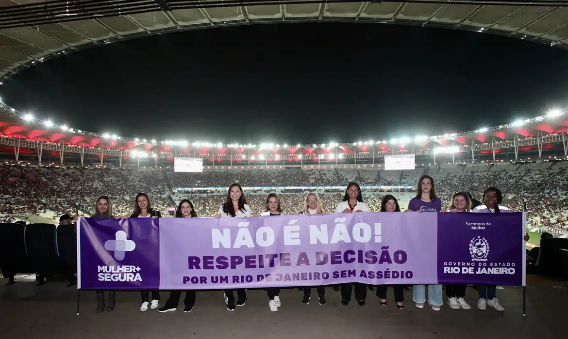 Campanha no Rio traz mais segurança para mulheres nos estádios