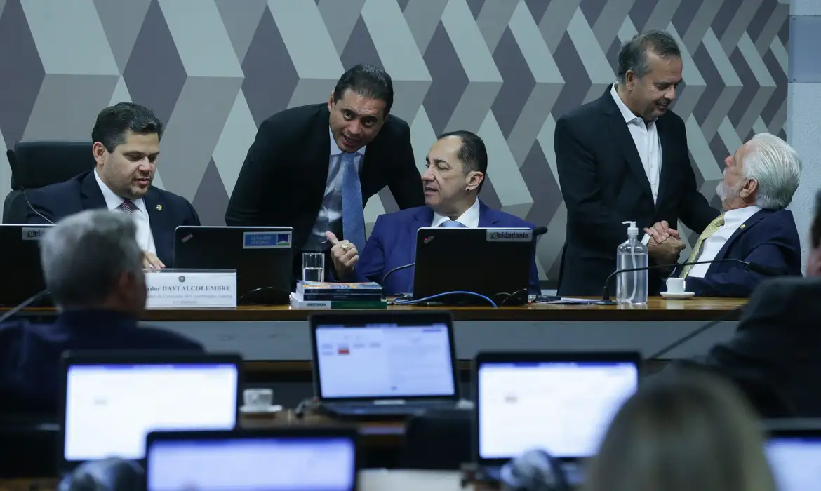 CCJ do Senado reduz prazo de inelegibilidade previsto na Ficha Limpa