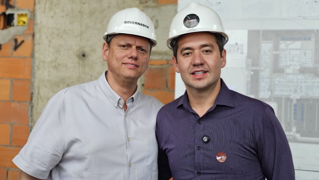 Prefeito eleito Ricardo Silva se encontra com o Governador Tarcísio de Freitas para convidá-lo à solenidade da Pedra Fundamental do Novo HC em Ribeirão Preto