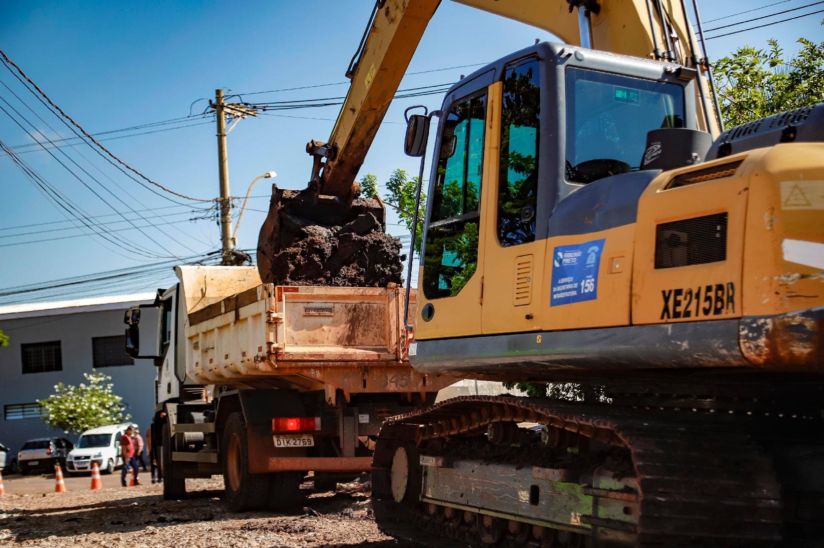 Serviço emergencial de drenagem na comunidade Locomotiva começou nesta segunda-feira