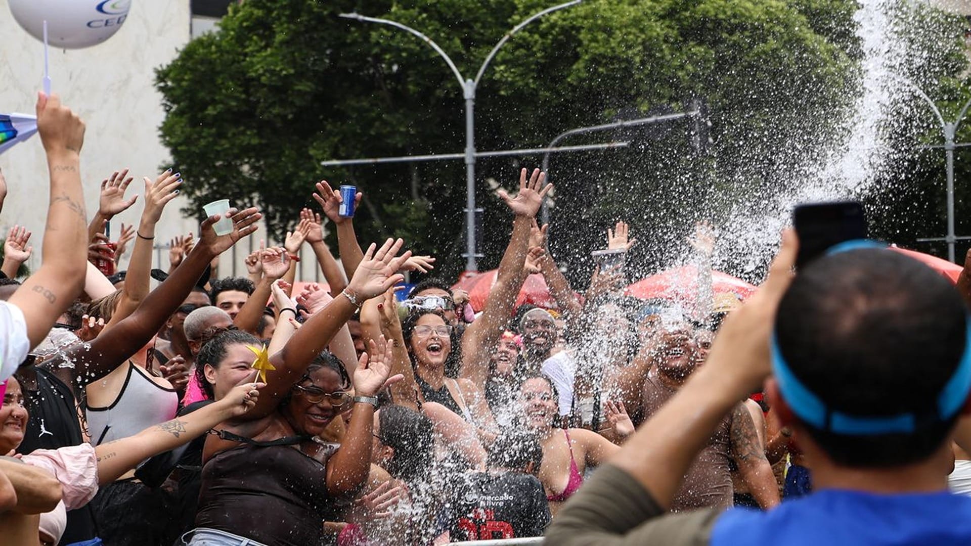 Celular no carnaval: saiba como proteger dados em caso de furto