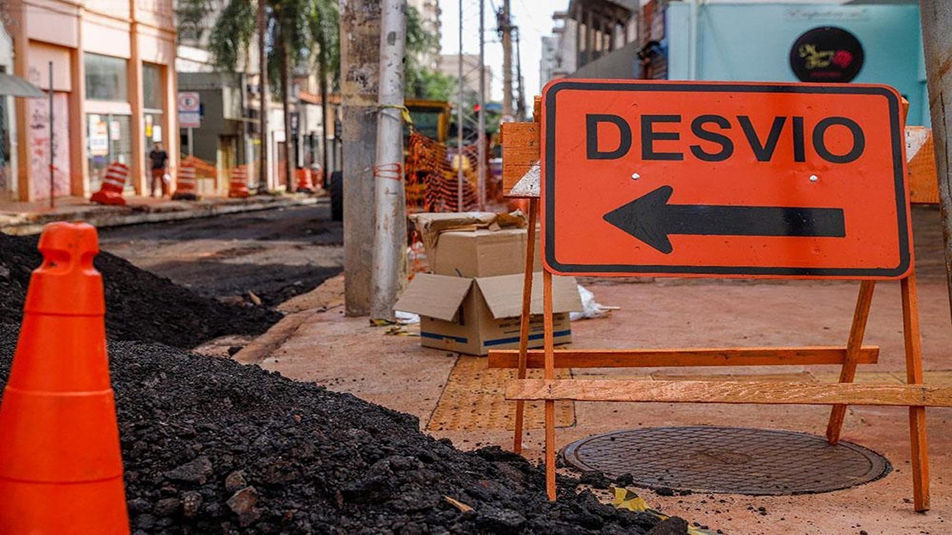 Cruzamento das ruas Prudente de Morais e São José foi interditado nesta sexta-feira