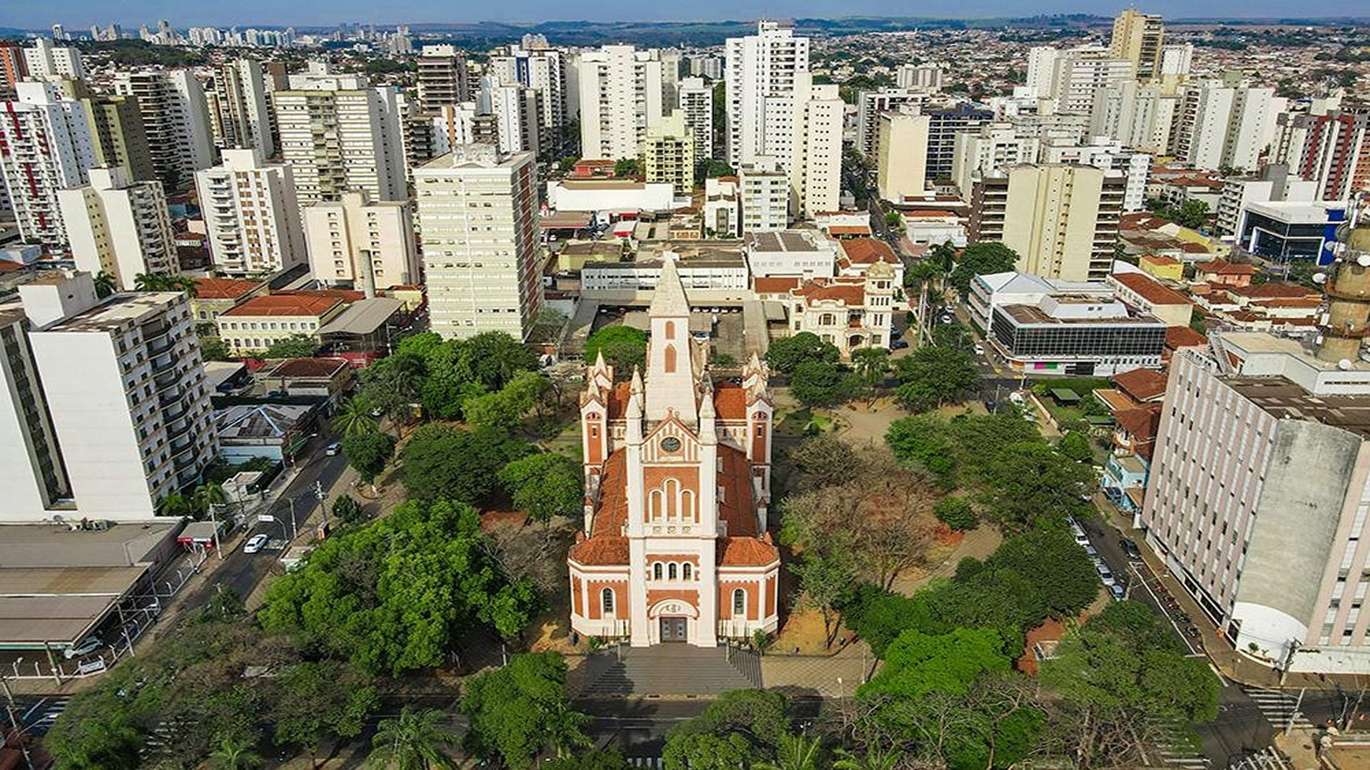 Prefeitura e ACIRP discutem melhorias para a área Central