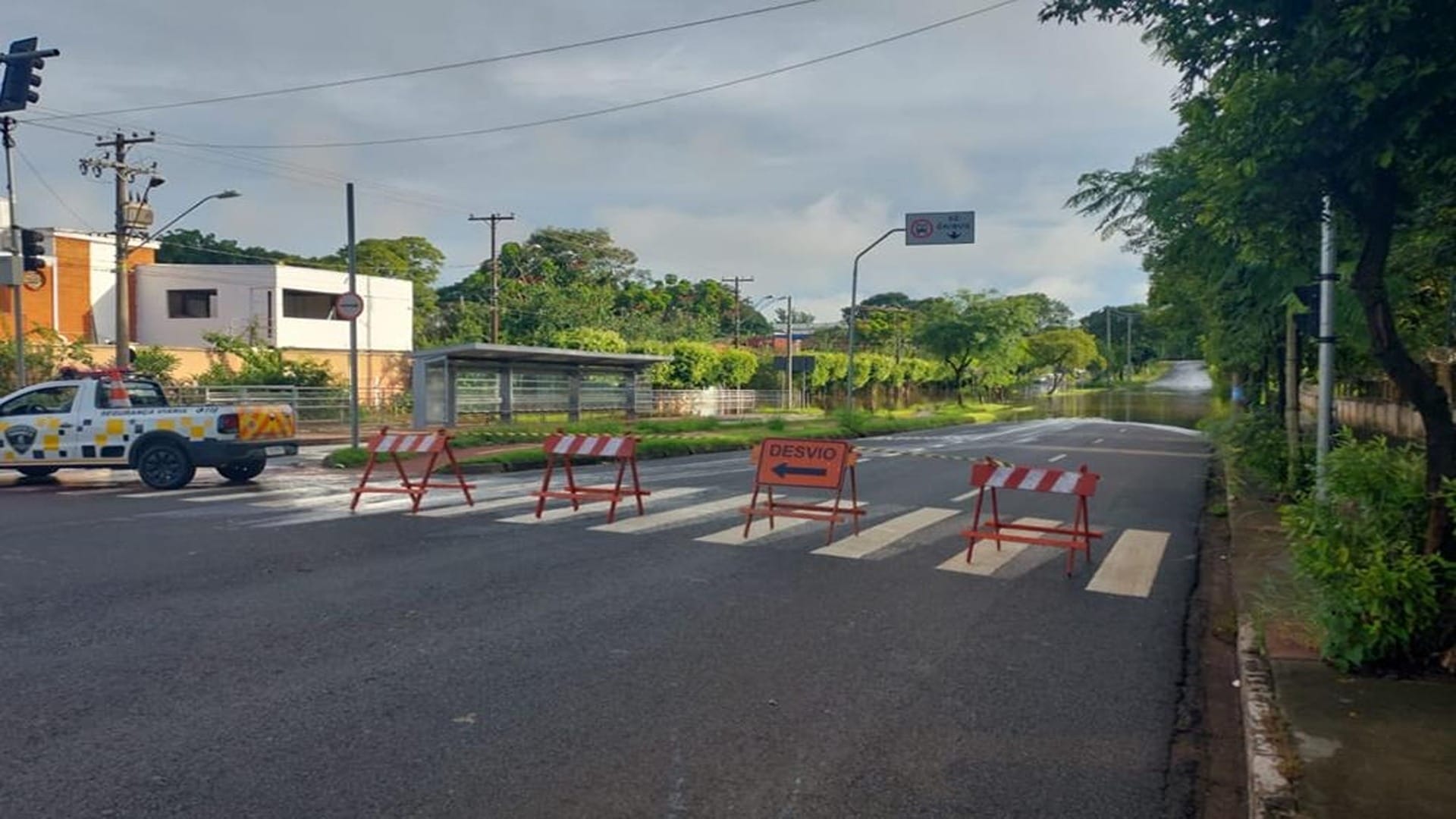 Prefeitura segue com monitoramento preventivo durante períodos de fortes chuvas