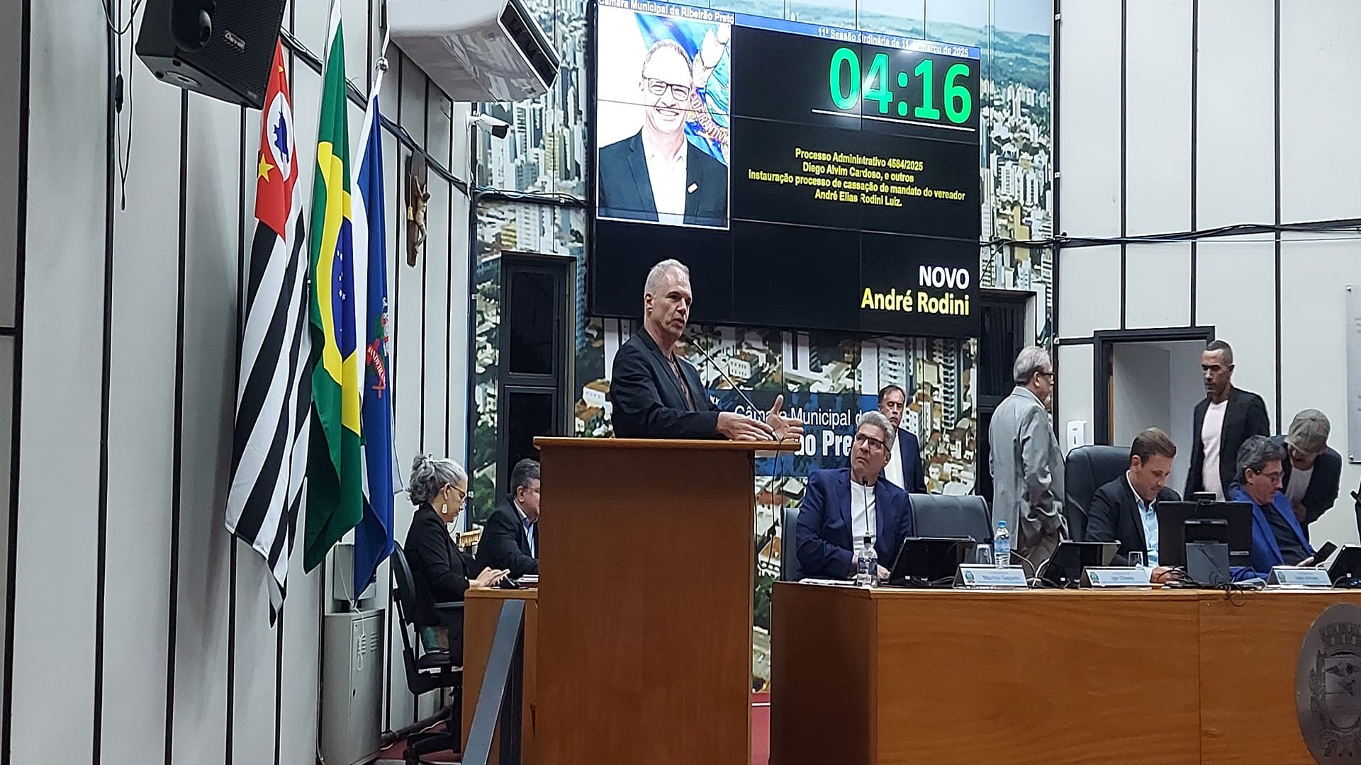 Câmara de Ribeirão Preto rejeita pedido de cassação do vereador André Rodini