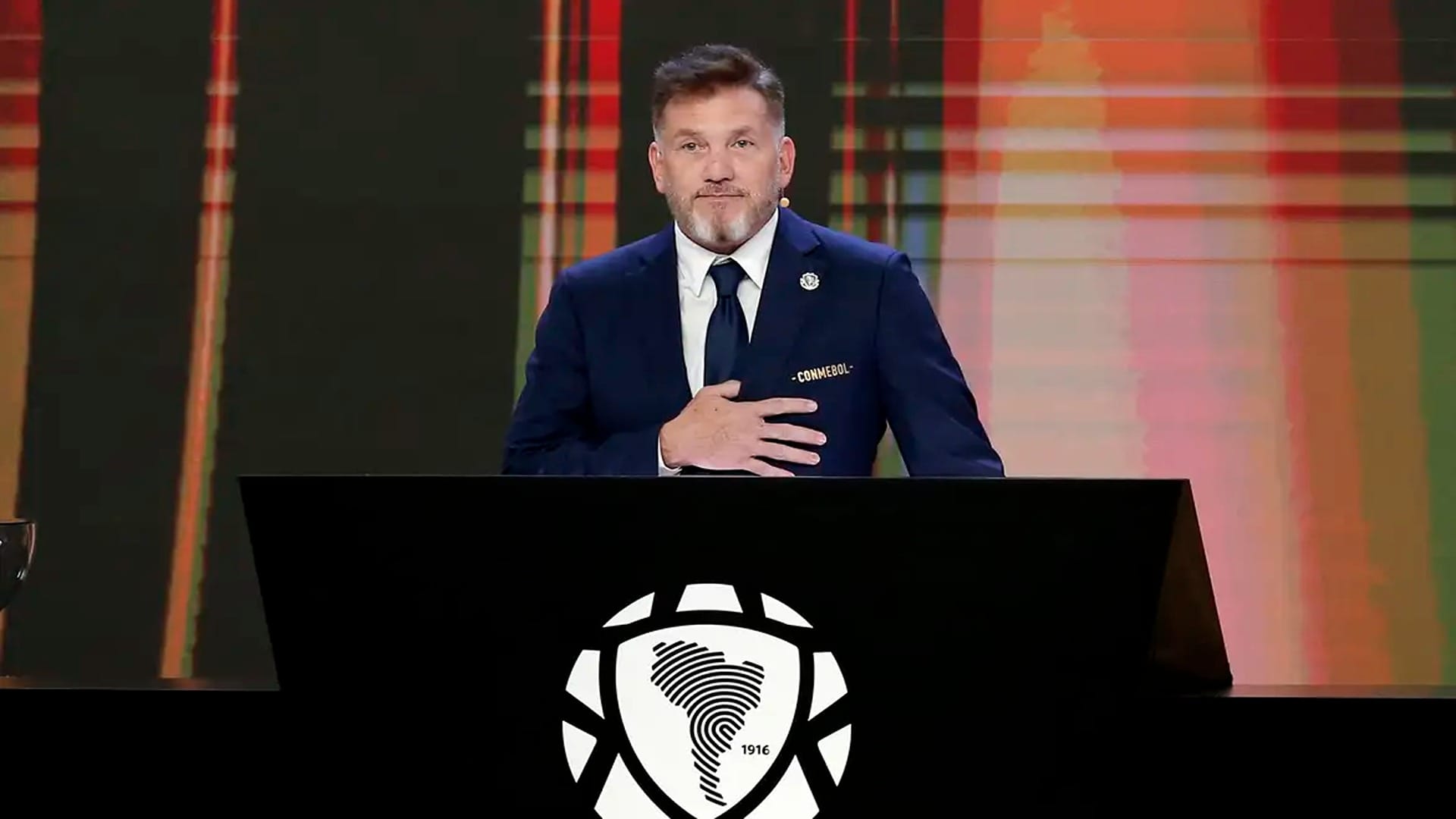 Presidente da Conmebol pede desculpas por comentário sobre o Brasil