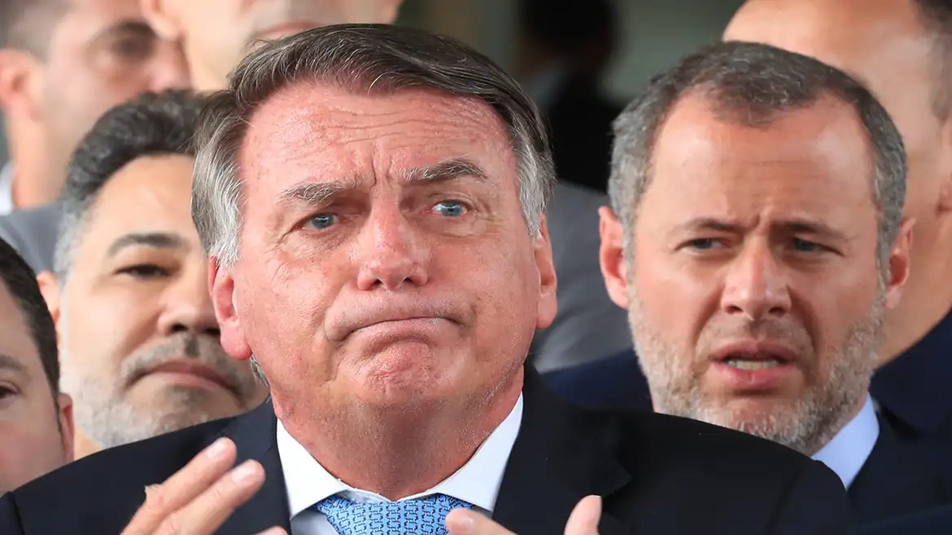 Após live na UTI, STF intima Bolsonaro em hospital de Brasília