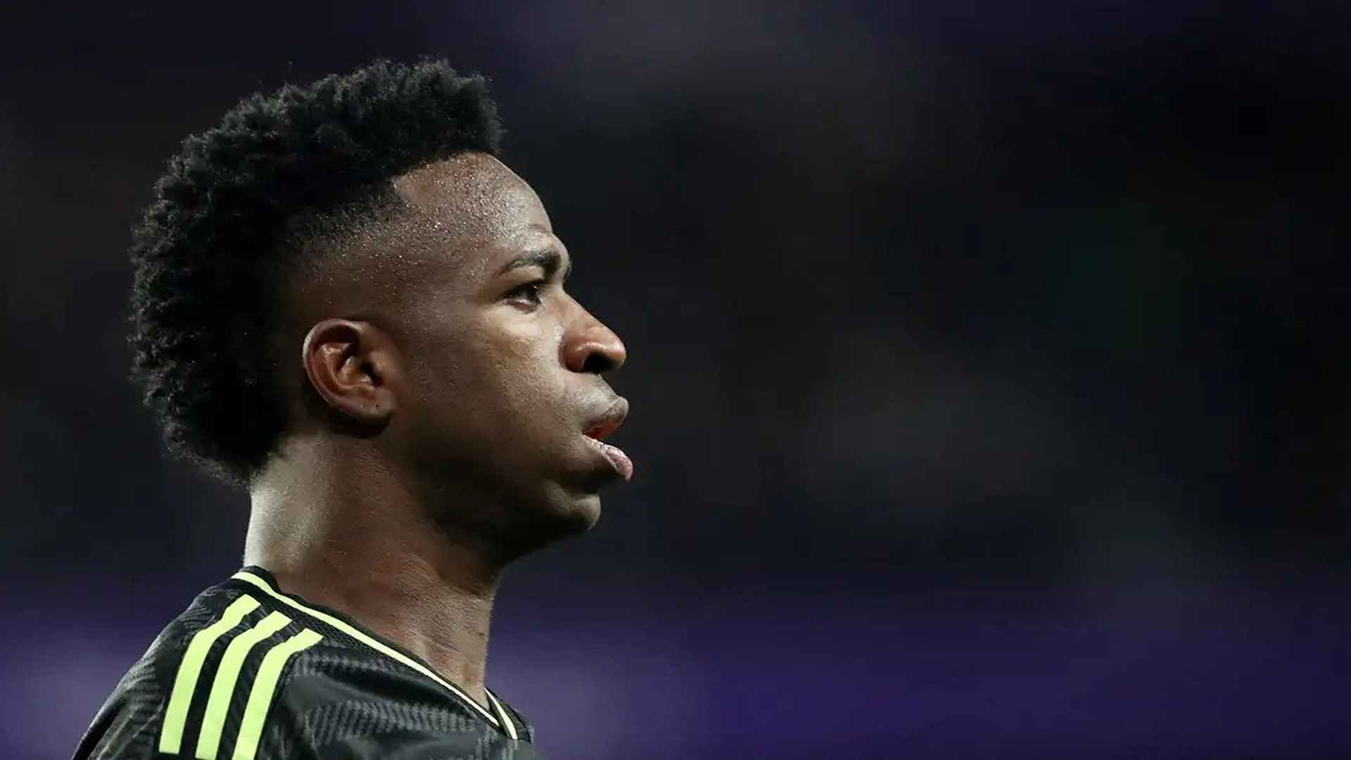 Cinco torcedores são condenados por ofensas racistas contra Vini Jr