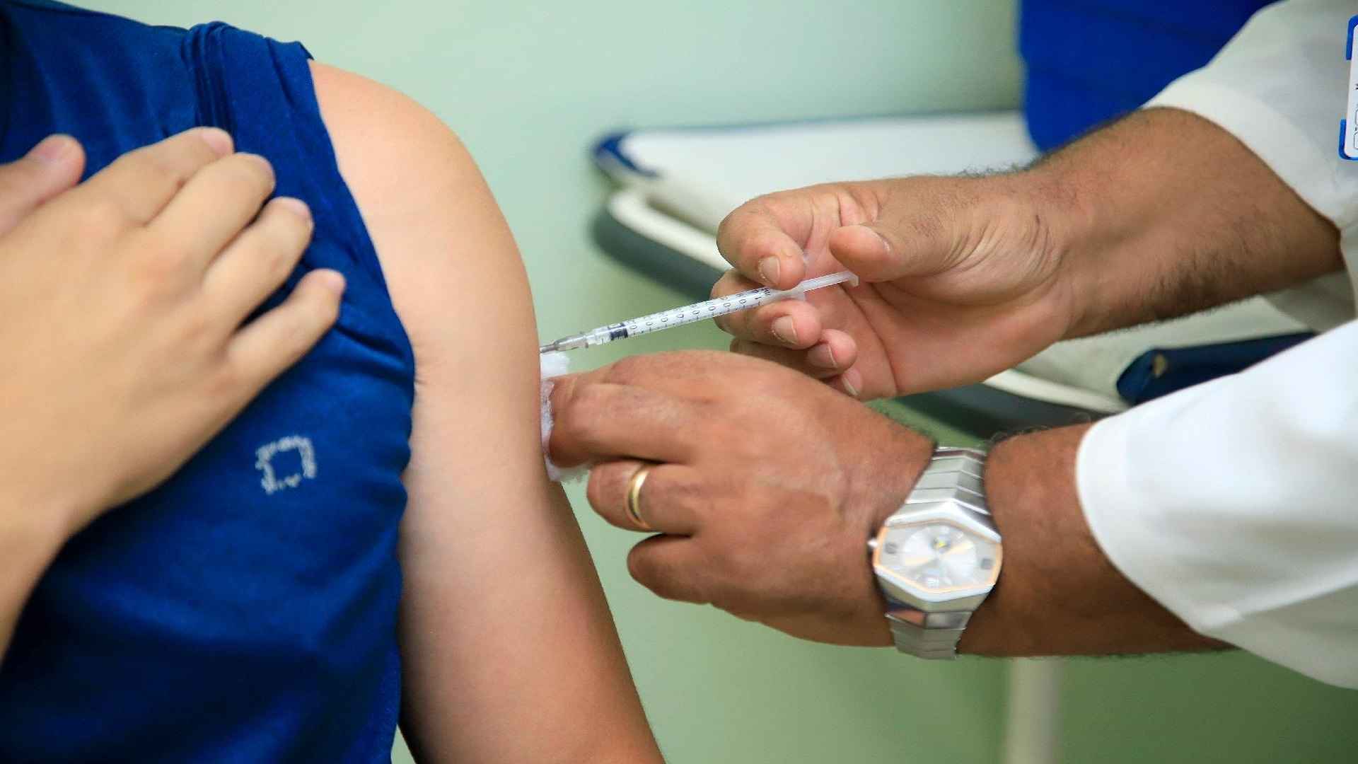 Cinco unidades de saúde abrem neste sábado, dia 24, para vacinação contra a gripe