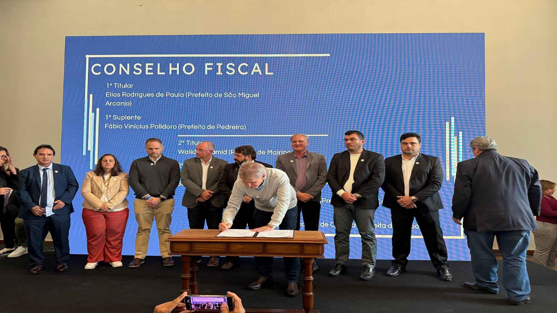Em São Paulo, prefeito Zezinho Gimenez busca recursos junto ao DER e é empossado como conselheiro da AMITESP