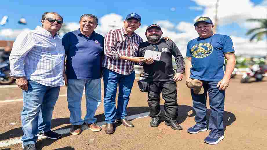 Prefeito e secretário de Turismo de Barretos participam da inauguração do Monumento da Rota Biker