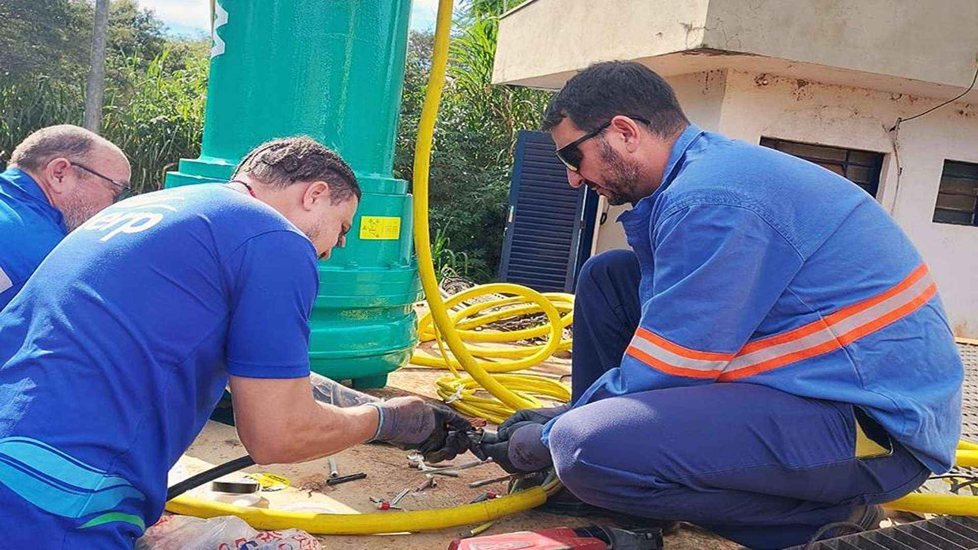 Saerp instala nova bomba na estação elevatória de esgoto da região leste