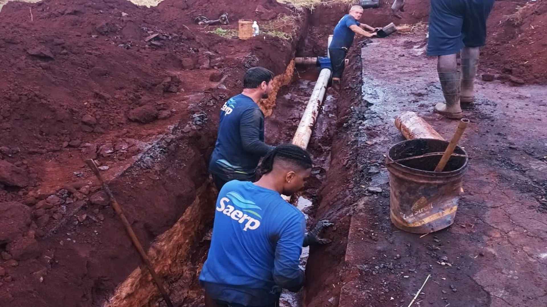 Saerp realiza intervenção na rede de água do Jardim Canadá