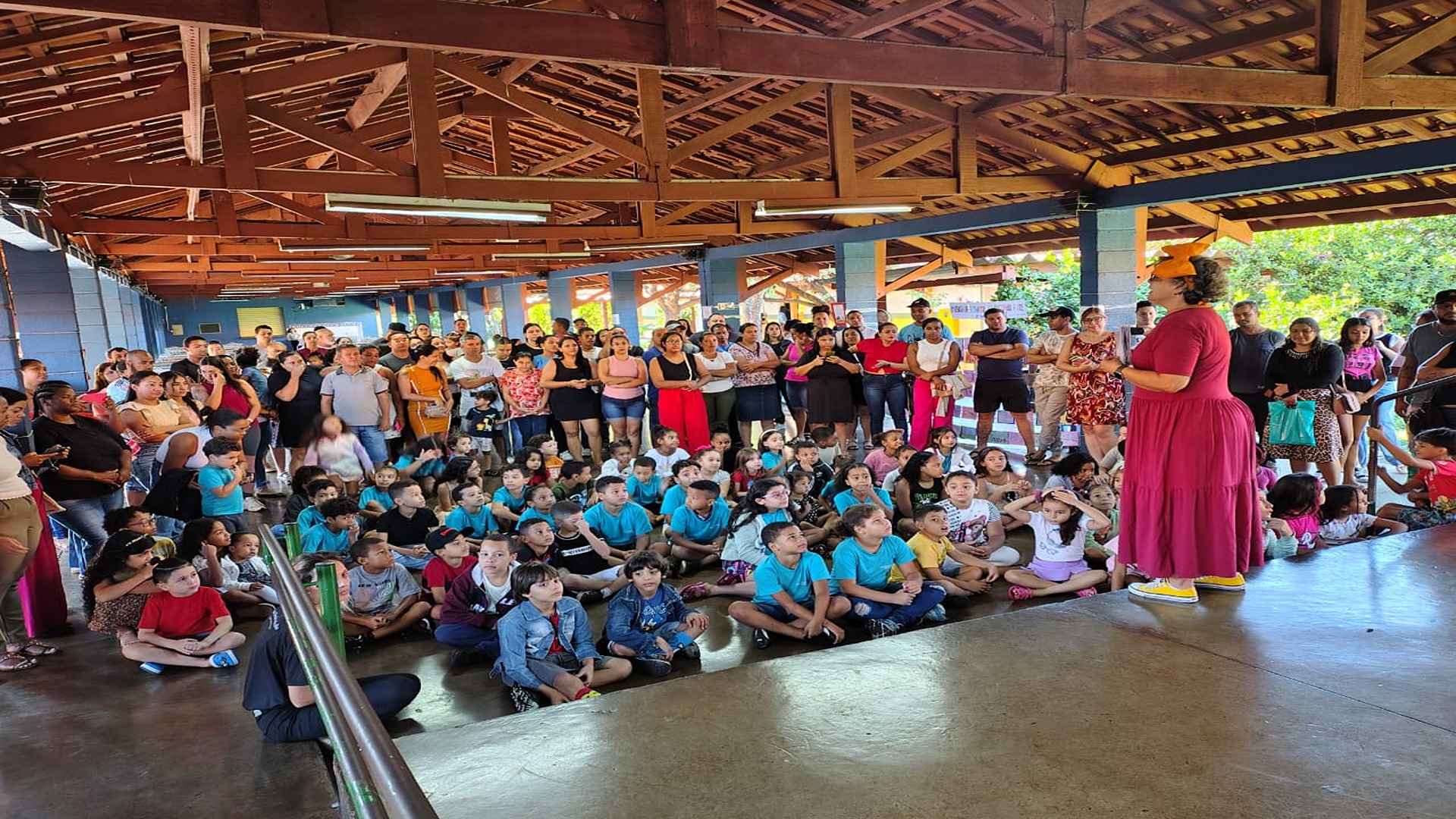 Secretaria de Educação realizou o “Dia da Família na Escola” O Dia da Família na Escola