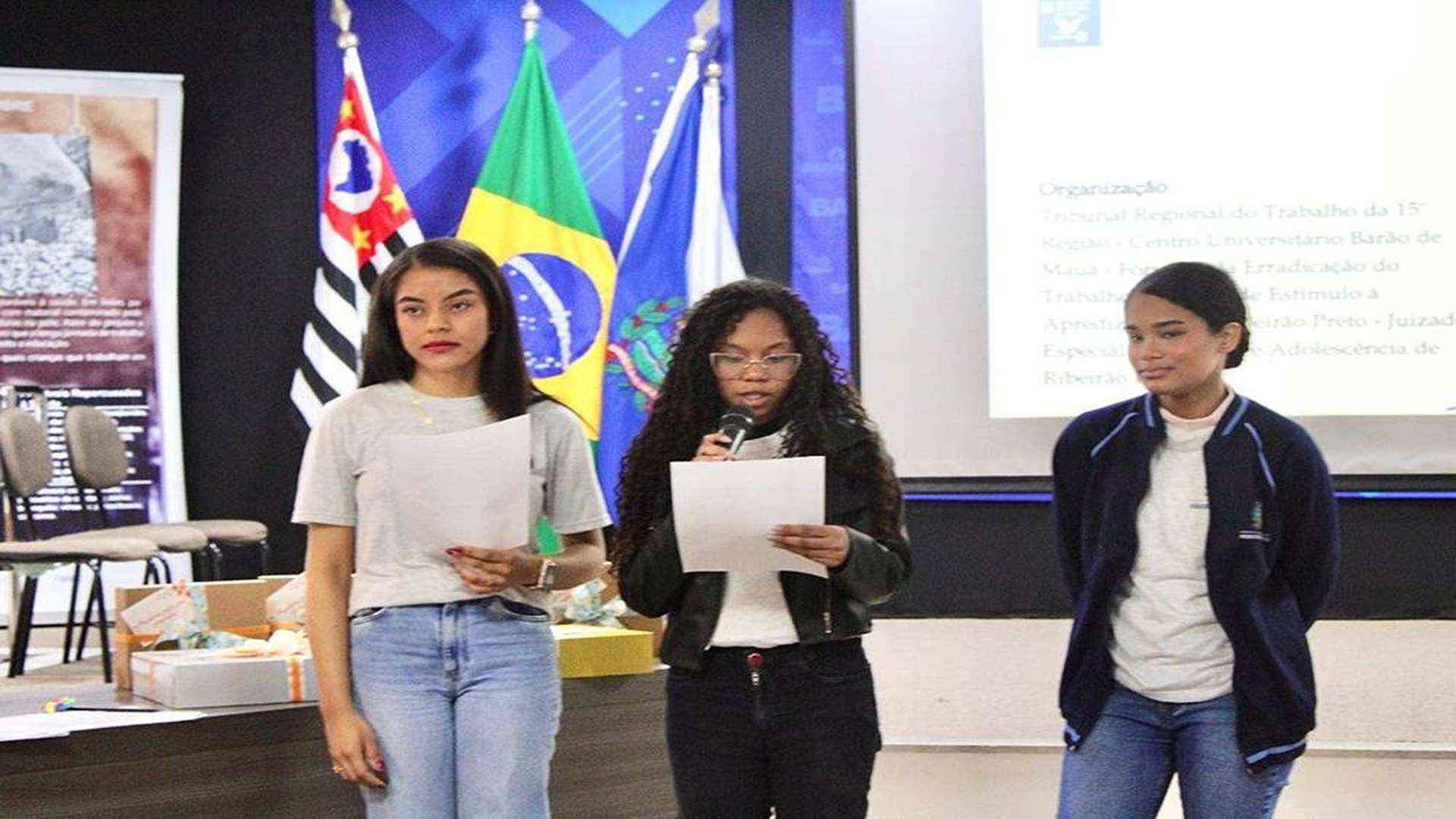 Alunas da rede municipal vencem concurso literário sobre combate ao abuso sexual infantil
