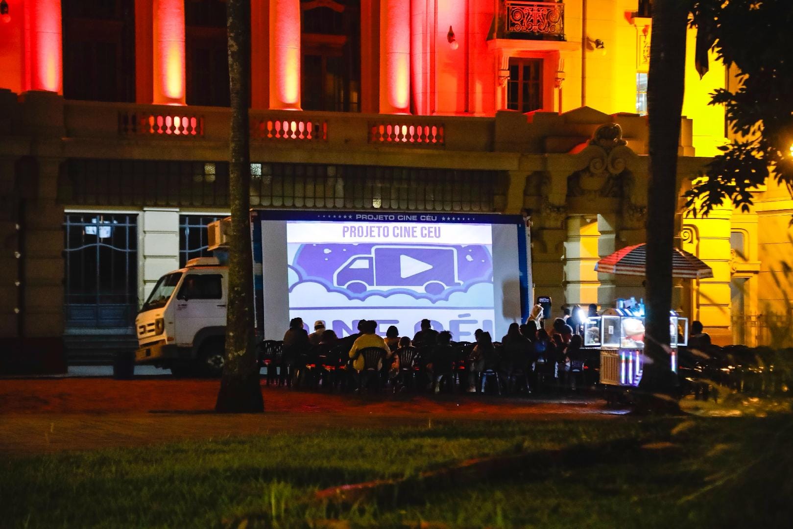 Cine Céu retoma sessões gratuitas de cinema solar em bairros de Ribeirão Preto a partir de 4 de julho
