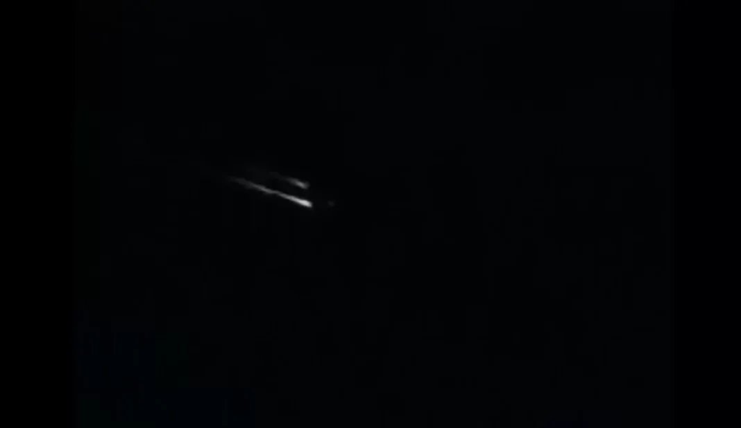 Reentrada de lixo espacial ilumina o céu de Ribeirão Preto na madrugada de quinta-feira