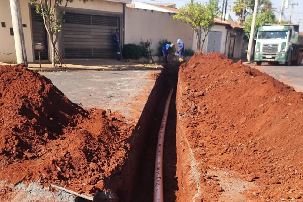 Ribeirão Preto amplia rede de esgoto no Jardim Orestes Lopes de Camargo para melhorar sistema de coleta
