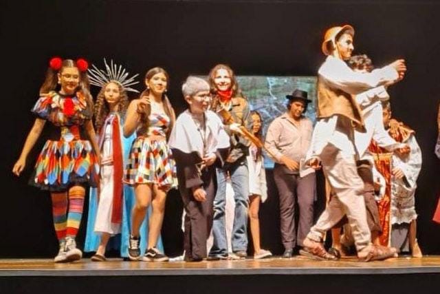 Alunos da EMEF Canesin apresentam 'O Auto da Compadecida' na Feira do Livro