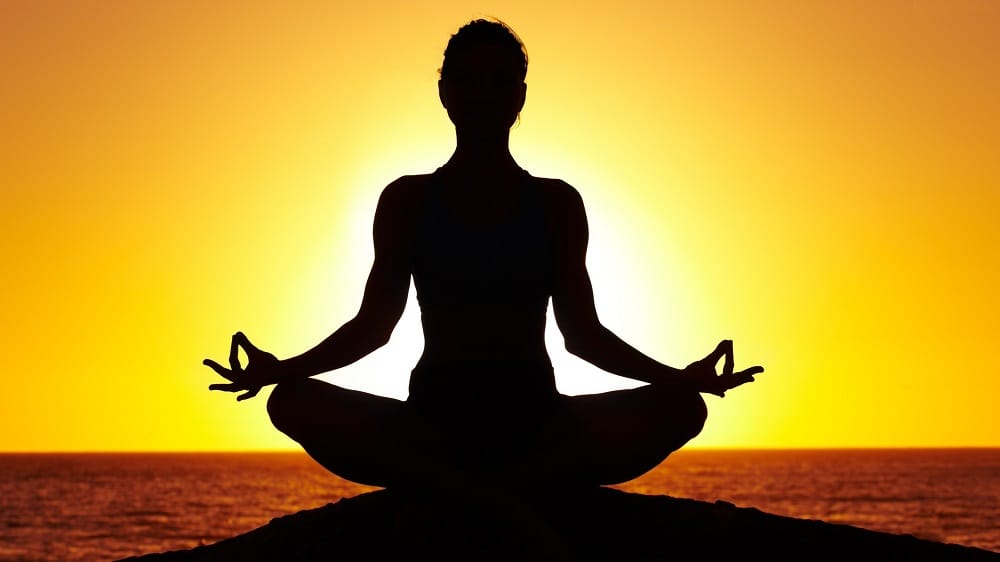 Sesi Ribeirão oferece aulas gratuitas de yoga ao ar livre para todas as idades
