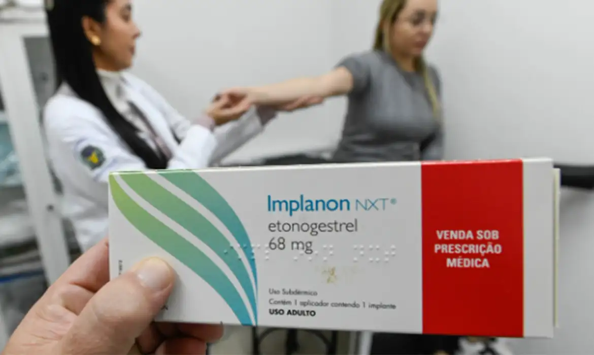 Planos de saúde e SUS passam a oferecer Implanon em medida para evitar gravidez não planejada