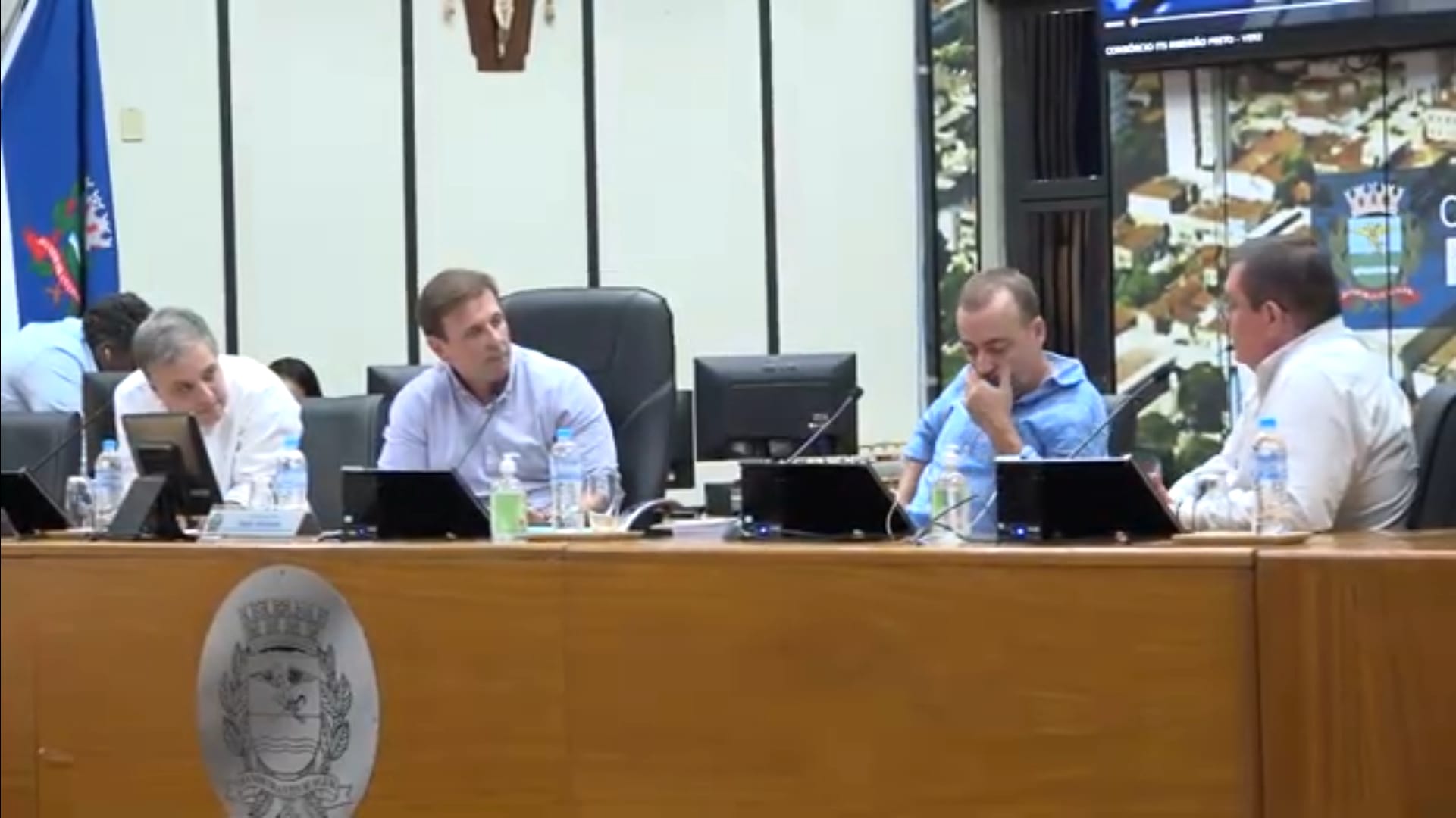 Consórcio ITS afirma que quantidade de fibra ótica contratada foi insuficiente para ligação do Sistema de Semáforos Inteligentes