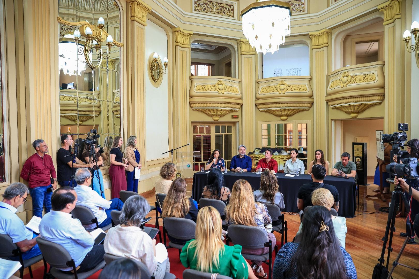 Ribeirão Preto lança Natal Luz 2025 com meio milhão de lâmpadas e programação gratuita