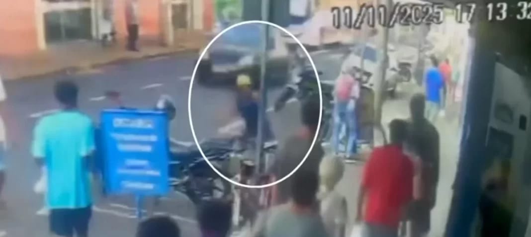 Segurança do Bom Prato fica ferido após ser atingido por pedra em tentativa de furar fila no Centro