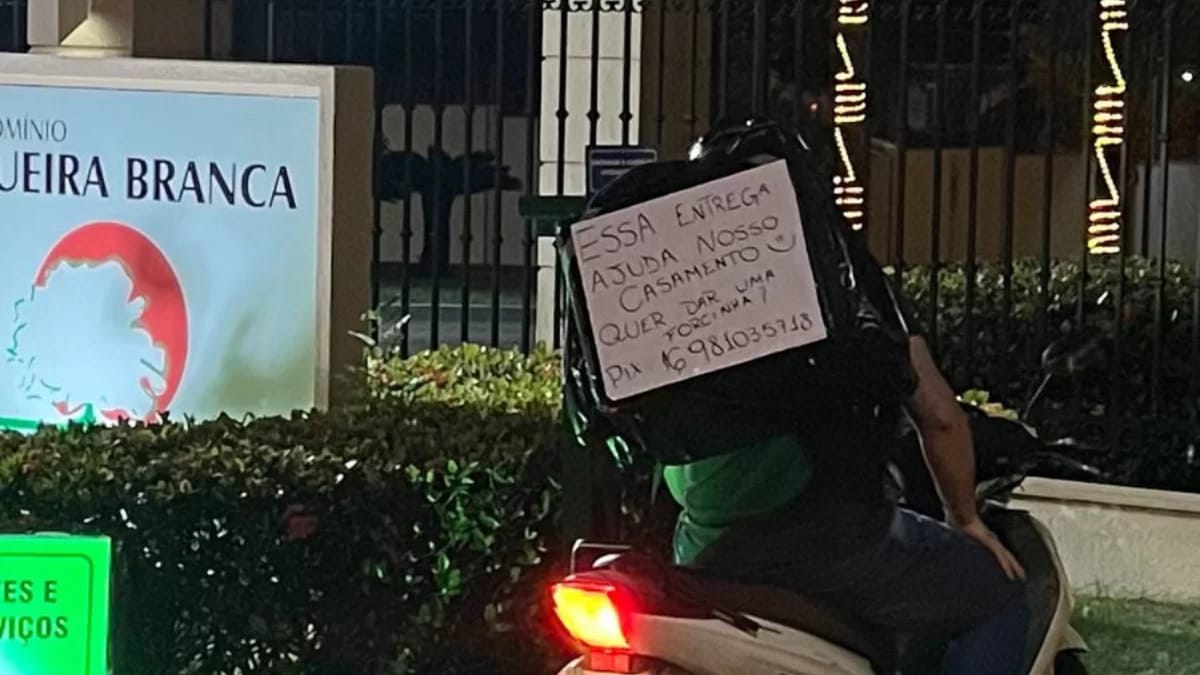 Casal de entregadores de Ribeirão Preto usa mensagem na bag para financiar casamento em 2026