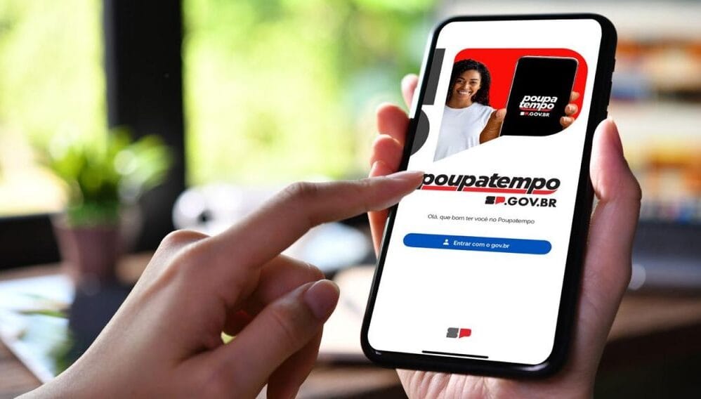 Homens com 50 anos ou mais podem marcar consultas de cardiologia e urologia pelo app Poupatempo