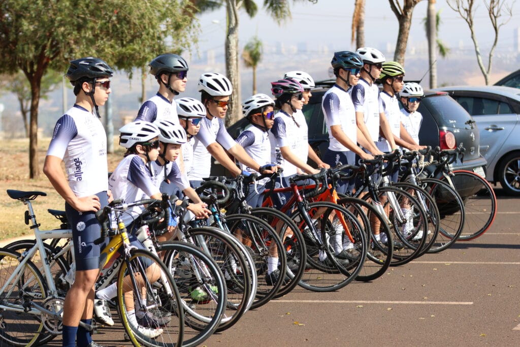 Base de ciclismo de Ribeirão Preto parte para fases decisivas da temporada com oito atletas