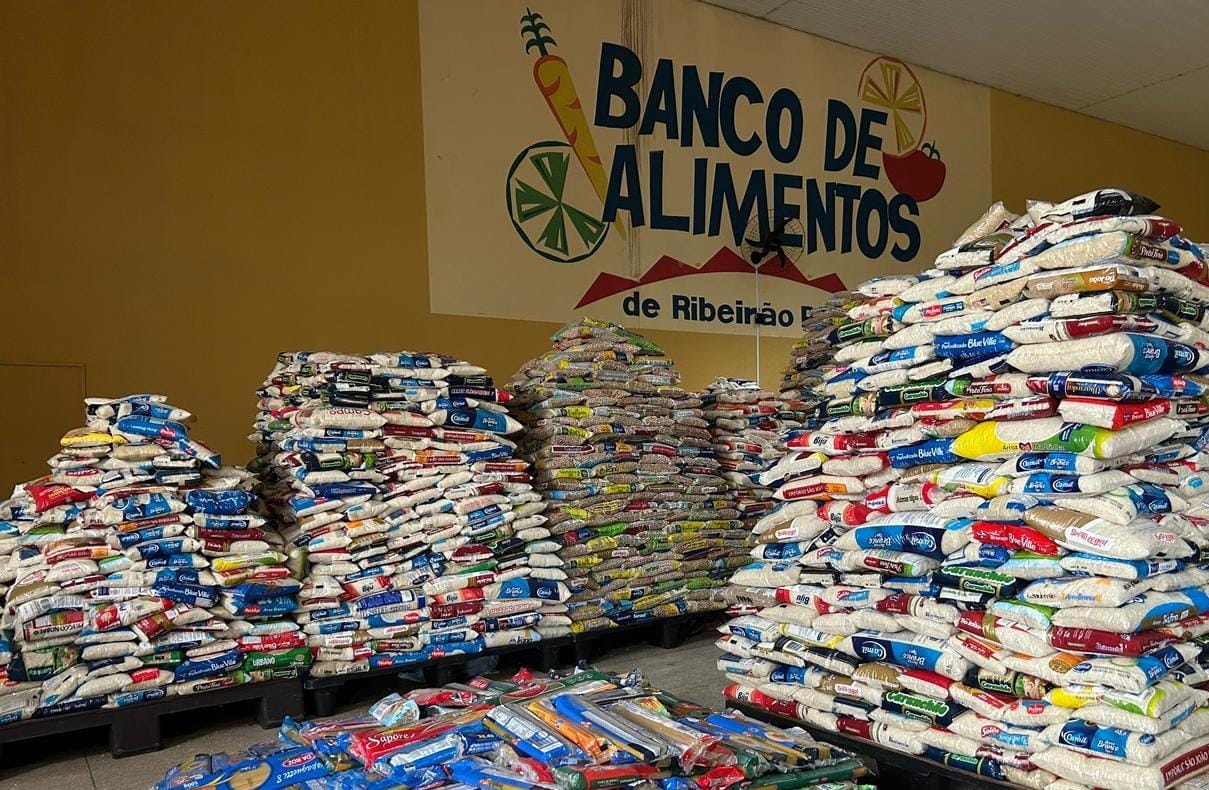 Doação de 20 toneladas de alimentos reforça ação social em Ribeirão Preto após show de Jorge & Mateus