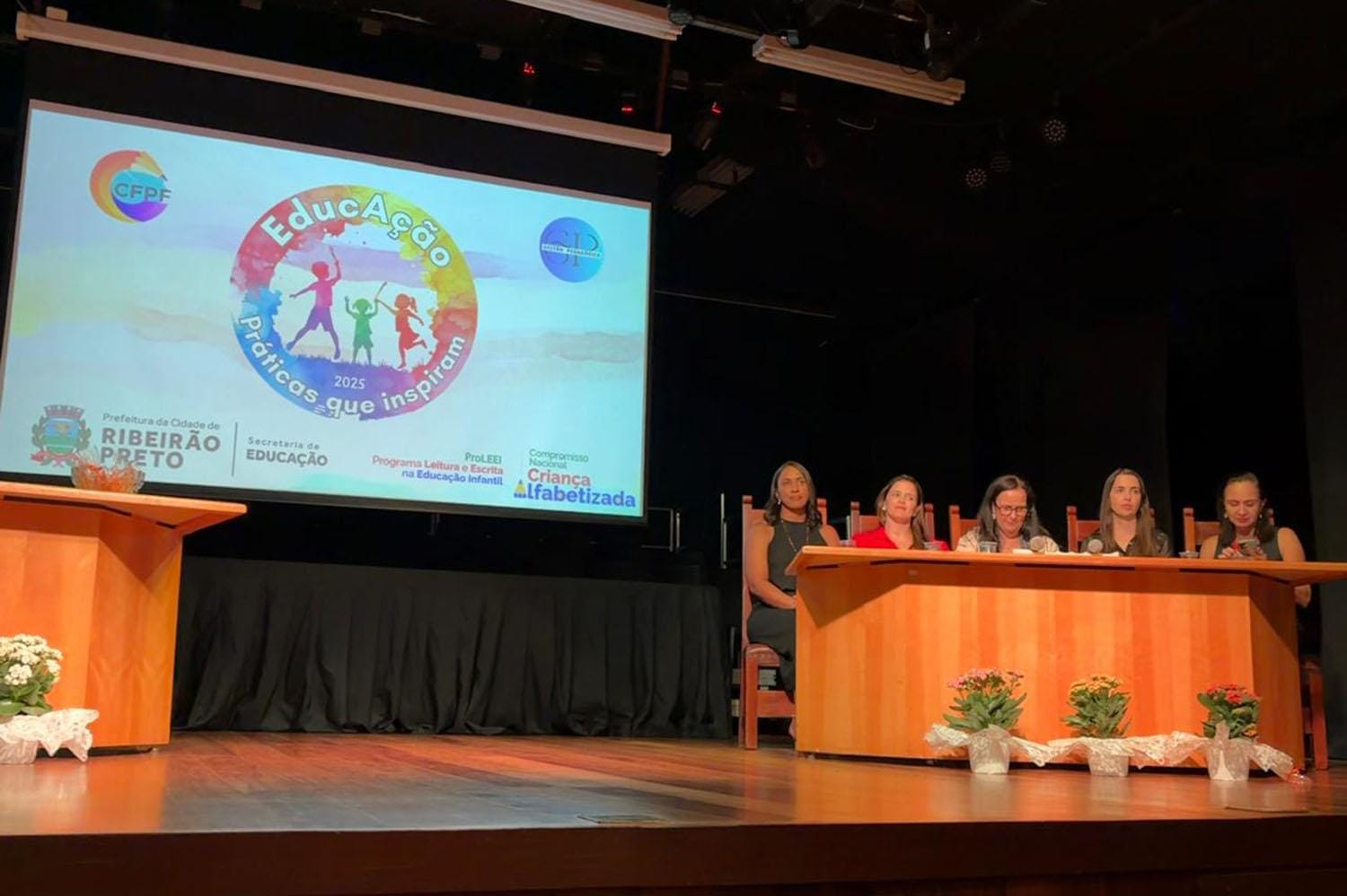 Ribeirão Preto premia 31 professores por práticas pedagógicas e anuncia expansão do EducAção em 2026