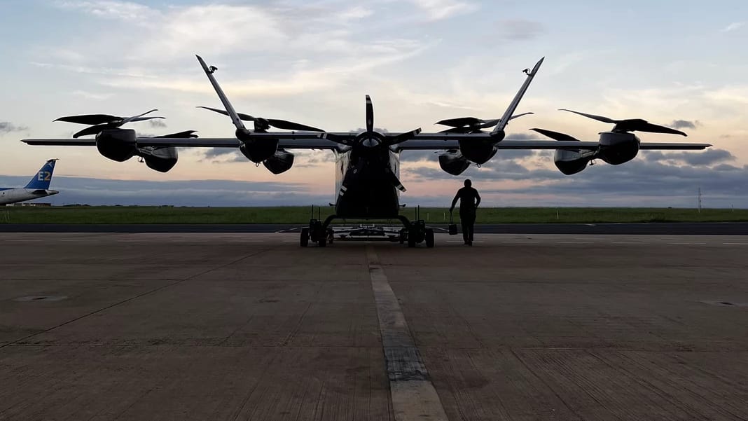 Protótipo de carro voador da Eve realiza primeiro voo em Gavião Peixoto; empresa mira operação comercial em 2027