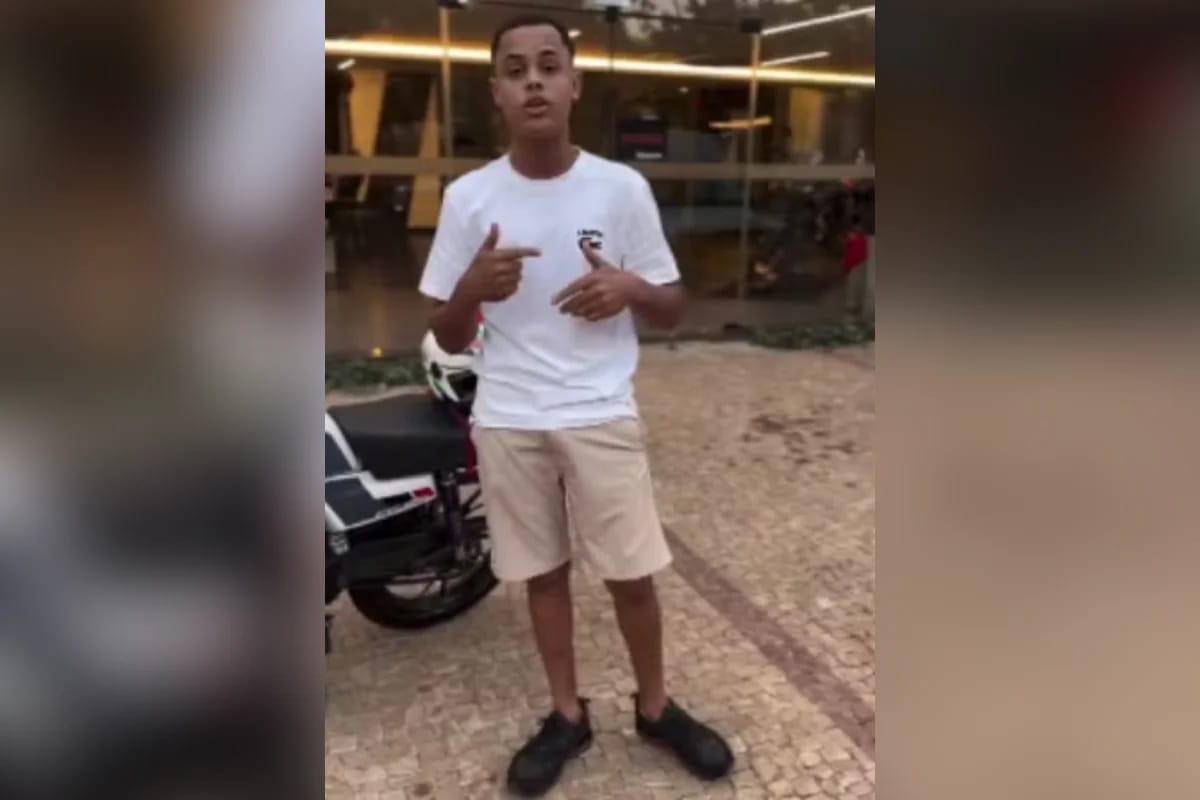 Influenciador investigado por manobras perigosas se apresenta à polícia em Ribeirão Preto