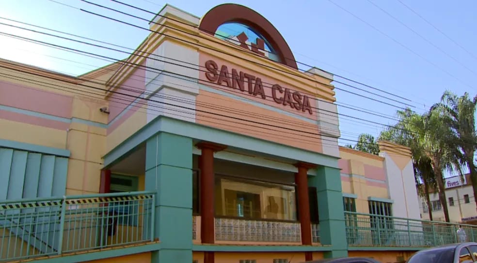 Santa Casa de Sertãozinho opera em lotação máxima e mantém pacientes em UPA; ampliação prevista para abril de 2026