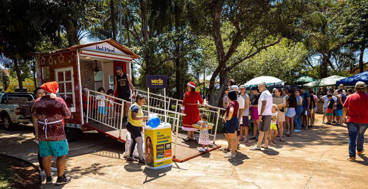 Noel Móvel passa por praças de Ribeirão Preto e cenário fixo recebe visitantes até 23 de dezembro