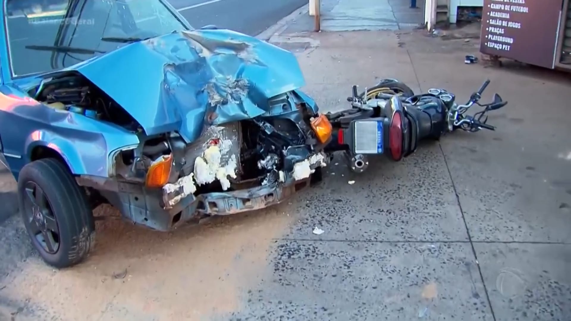 Colisão entre carro e moto em Ribeirão Preto deixa homem ferido e motorista levada à CPJ