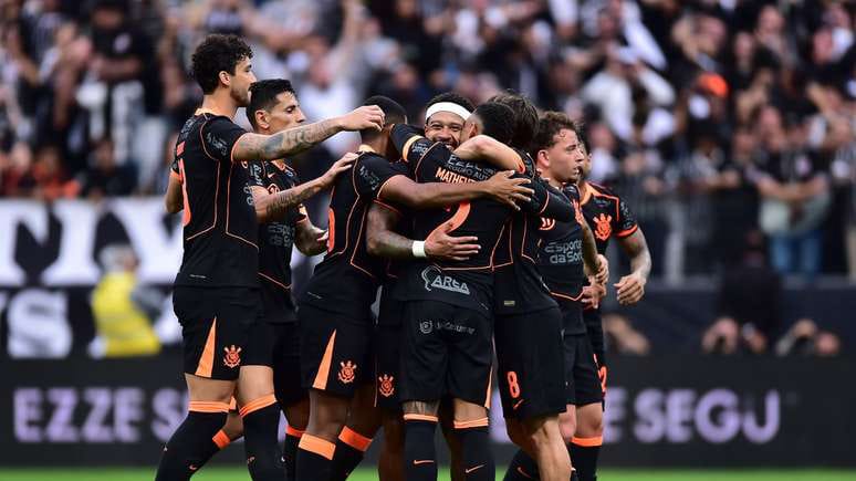 Corinthians bate o Cruzeiro nos pênaltis e avança à final da Copa do Brasil