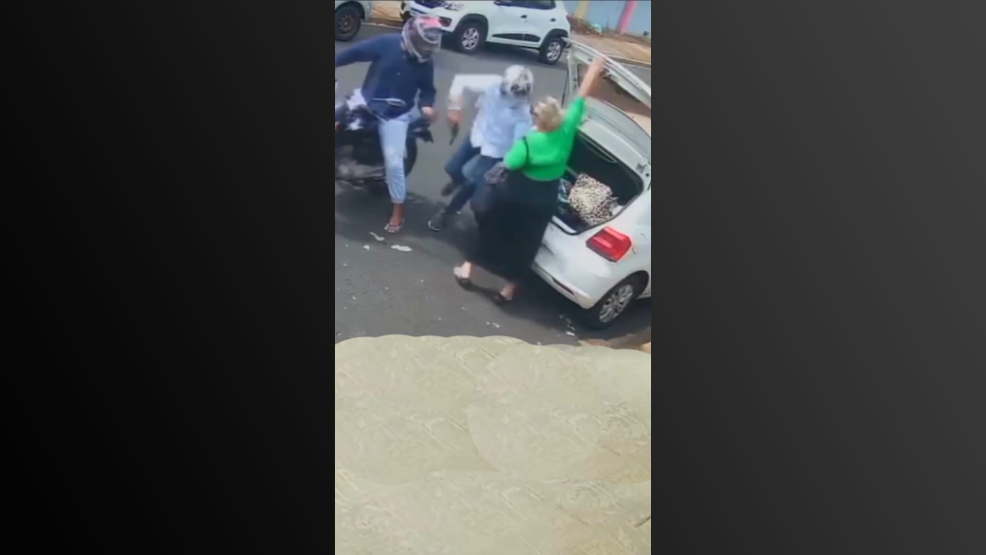 Criminosos armados roubam mostruário de joias avaliado em R$ 440 mil na zona Norte