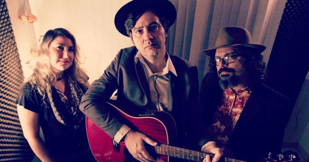 Banda propõe viagem sonora aos anos 70/80 em show no Jardim Paulista