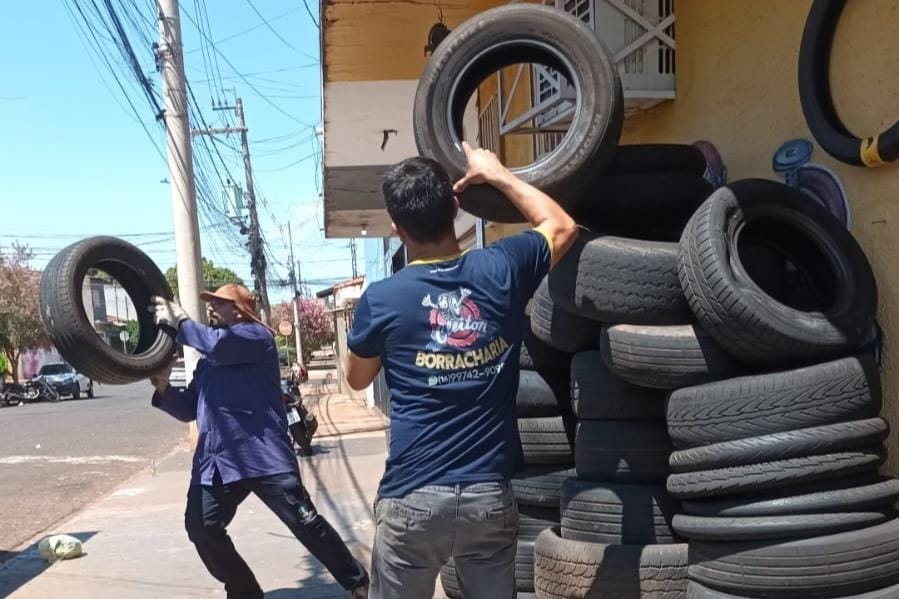 Prefeitura faz arrastão em bairros de Ribeirão Preto e recolhe mais de duas toneladas de lixo para combater Aedes