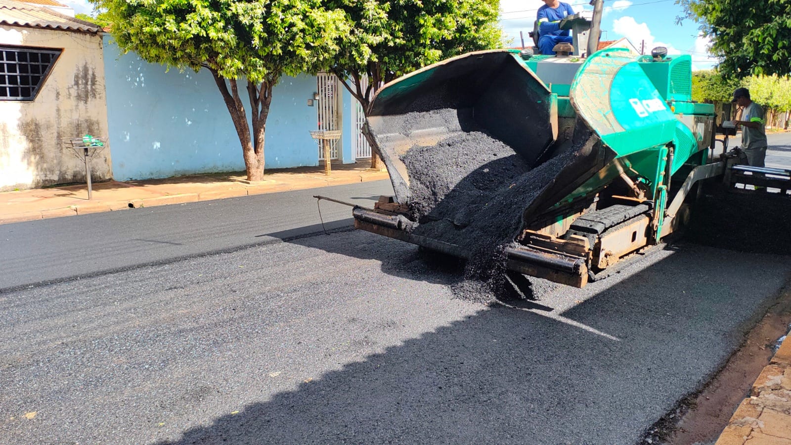 Sertãozinho executa nova etapa de recapeamento com obras em várias ruas da cidade