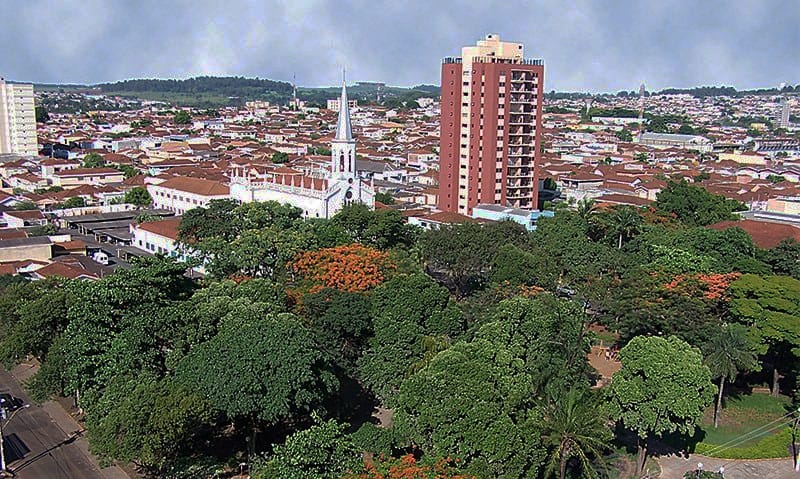 Walking tour gratuito revisita memórias e arquiteturas da Vila Tibério em Ribeirão Preto