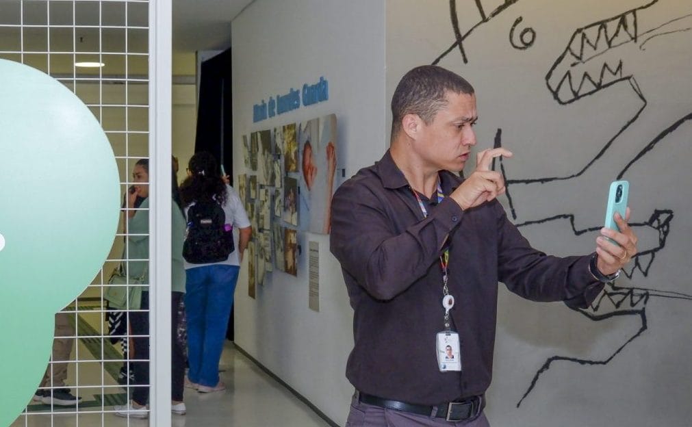 Governo estadual abre 980 vagas em cursos on-line gratuitos de Libras