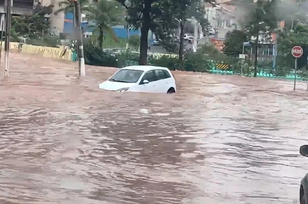 Temporal em Franca despejou mais de 80 mm em duas horas e causou pontos de alagamento na cidade